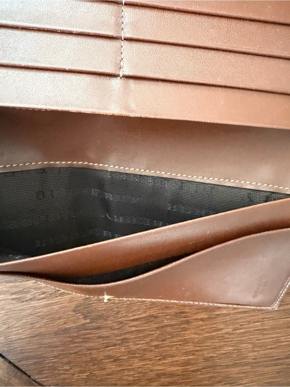 Burberry Classic long folded wallet. Will include a gold chain. - Picture 6 of 10